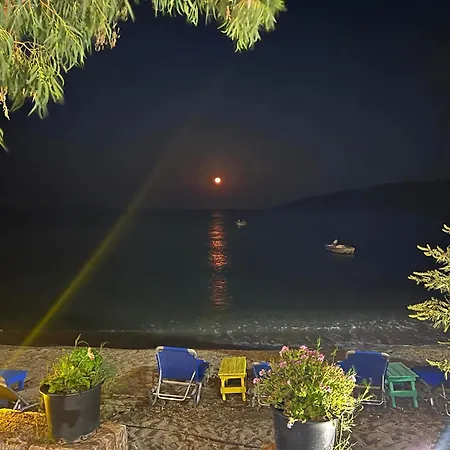 Mani Sea View Lejlighed *
